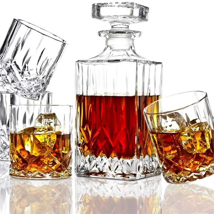 Whiskey Decanter With Glass Stopper