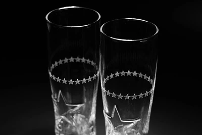 A ZGS Glass újradefiniálja az iparági szabványokat az egyedi üvegáru speciáli...